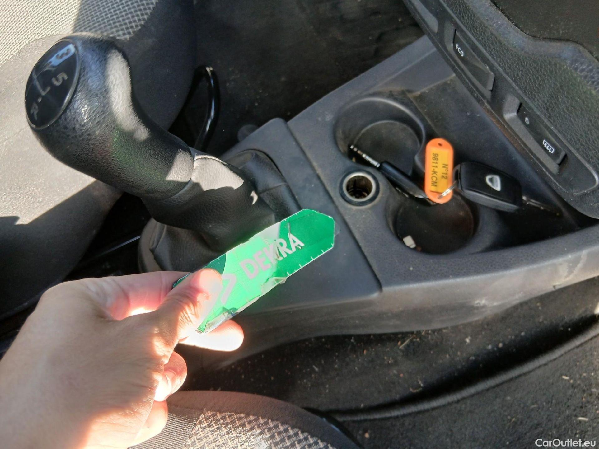  Dacia  Dokker DACIA  VU 4p 1G furgón derivado de Van Ambiance dCi 66kW (90CV) EU6 #33