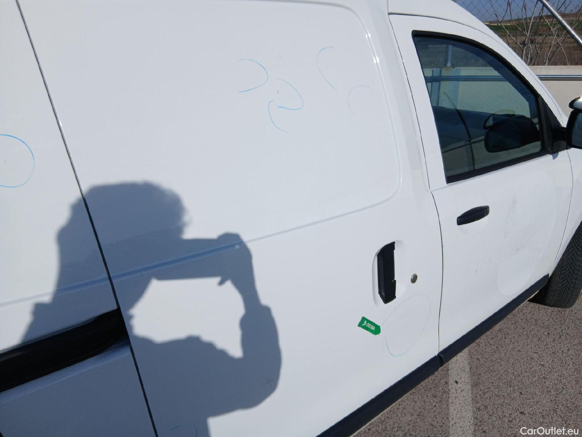  Dacia  Dokker DACIA  VU 4p 1G furgón derivado de Van Ambiance dCi 66kW (90CV) EU6 #32