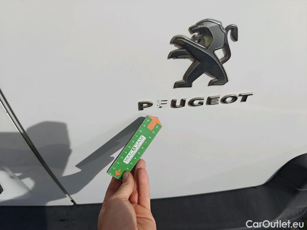  Peugeot  RIFTER PEUGEOT  / 2018 / 5P / monovolumen compacto Active Long BlueHDi 73kW #29