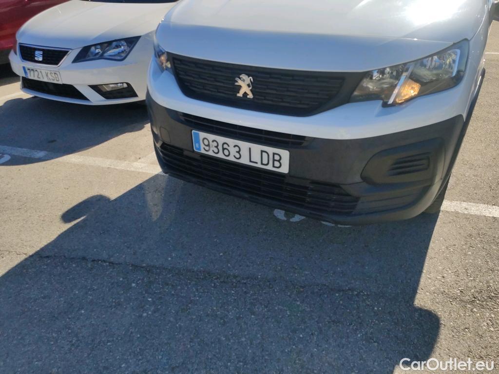  Peugeot  RIFTER PEUGEOT  / 2018 / 4P / monovolumen compacto Access Standard BlueHDi 73kW #28