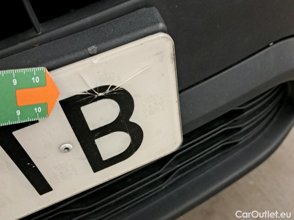  Fiat  Doblo FIAT Doblò Cargo/2015/4P/furgón derivado de turismo Cargo SX 1.3 Mjet 70 kW (95 CV) #24