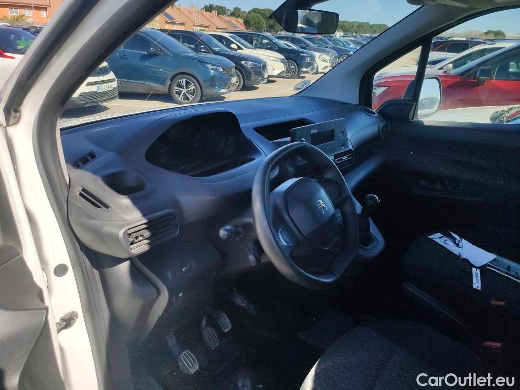  Peugeot  RIFTER PEUGEOT  / 2018 / 4P / monovolumen compacto Access Standard BlueHDi 73kW #30