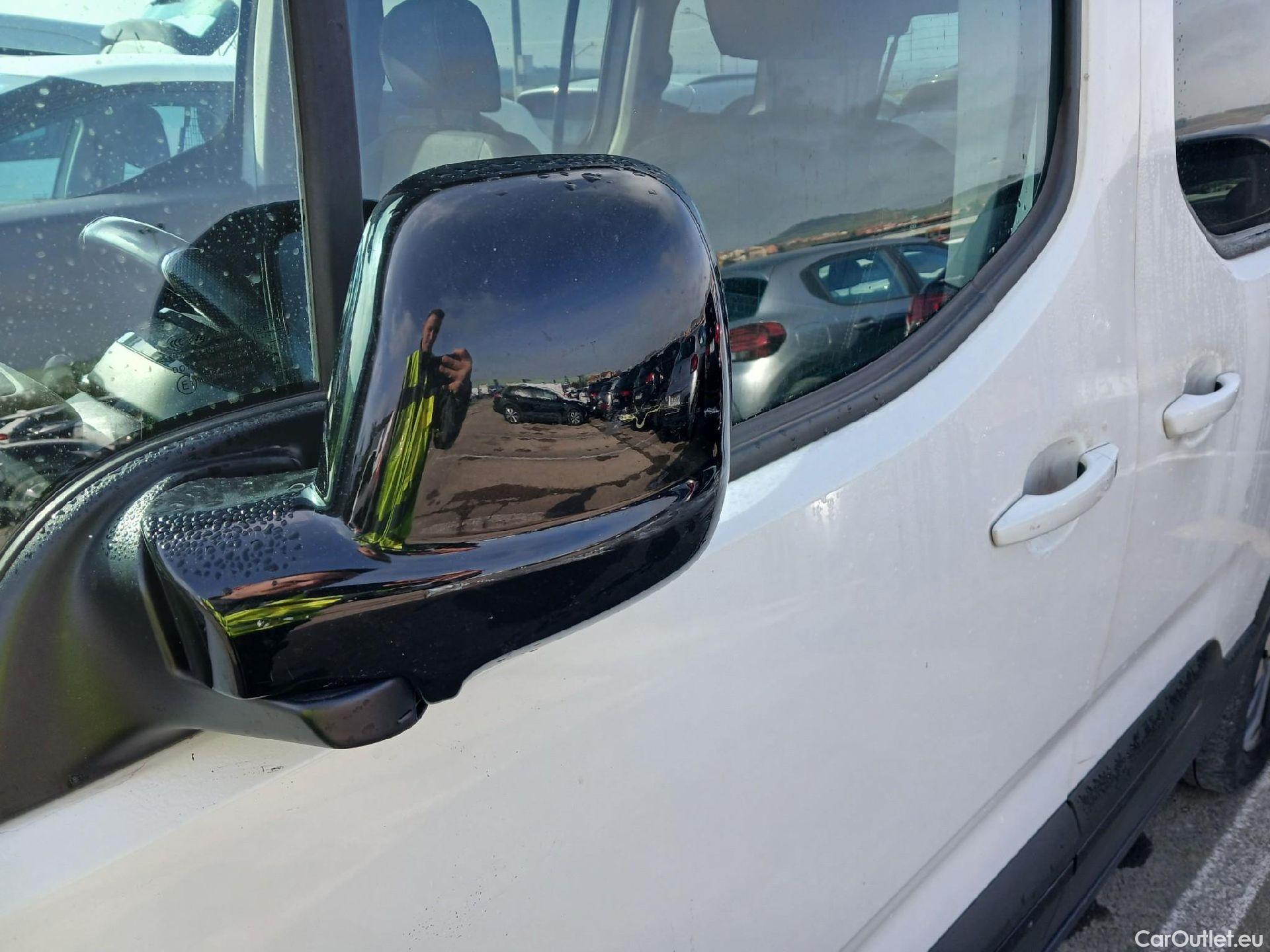  Peugeot  RIFTER PEUGEOT  / 2018 / 5P / monovolumen compacto GT Line Standard BlueHDi 96kW #10