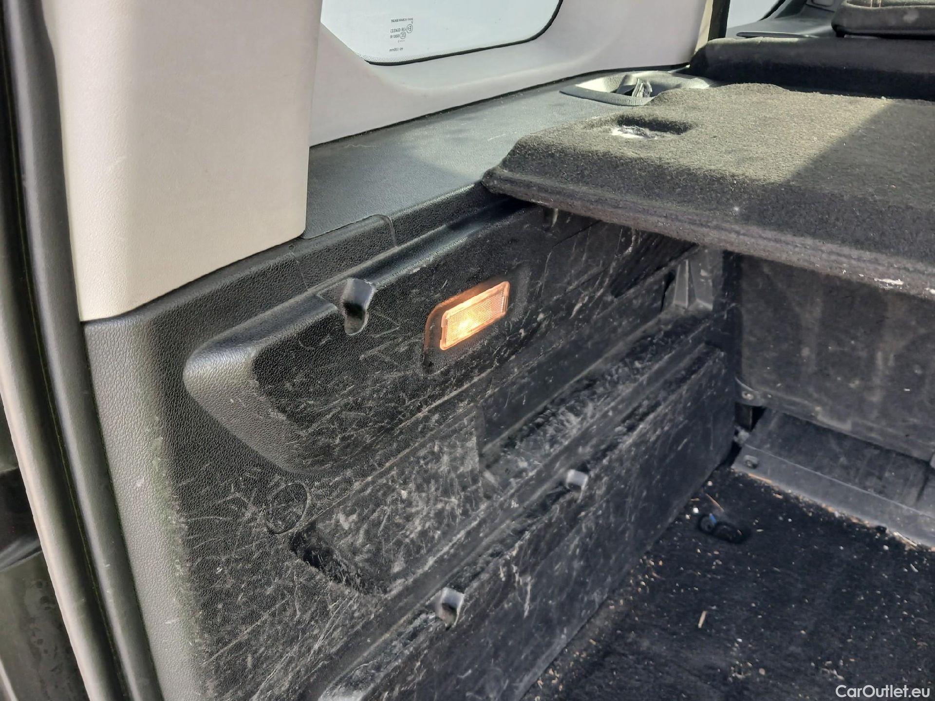  Peugeot  RIFTER PEUGEOT  / 2018 / 5P / monovolumen compacto GT Line Standard BlueHDi 96kW #35