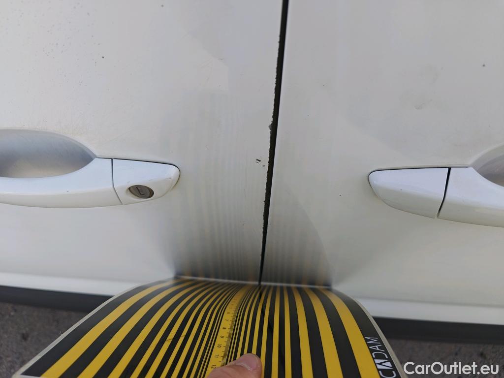  Peugeot  RIFTER PEUGEOT  / 2018 / 5P / monovolumen compacto Active Long BlueHDi 73kW #9