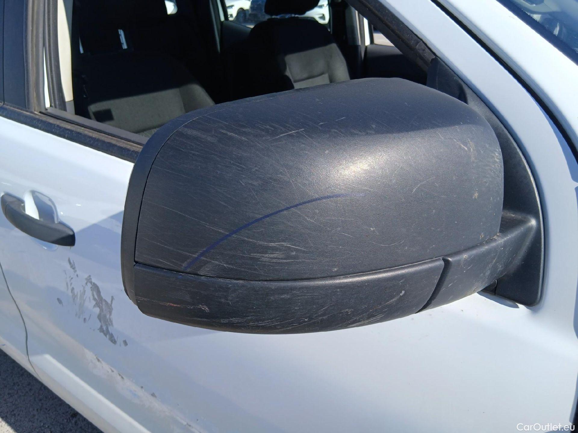  Ford  Ranger FORD  VU 4p 6G pickup 2.2 TDCi 118kW 4x4 Doble Cab. XL S/S #42