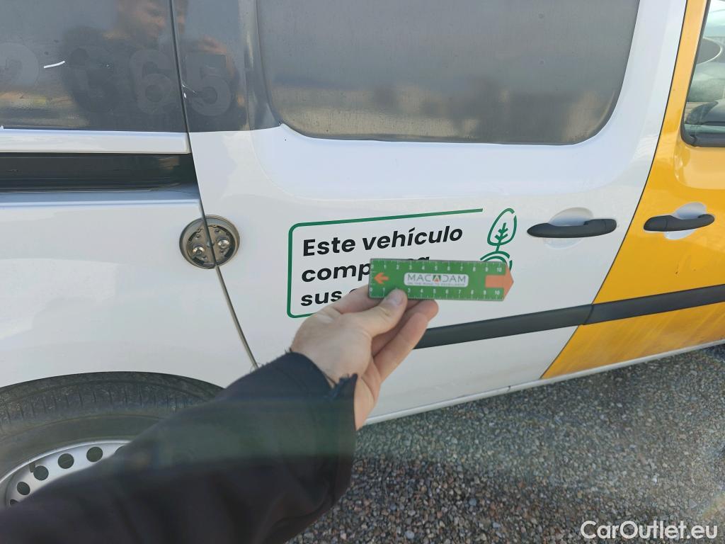  Renault  Kangoo RENAULT  Furgón/2013/3P/furgón derivado de turismo Profesional Blue dCi 59 kW (80CV) #32