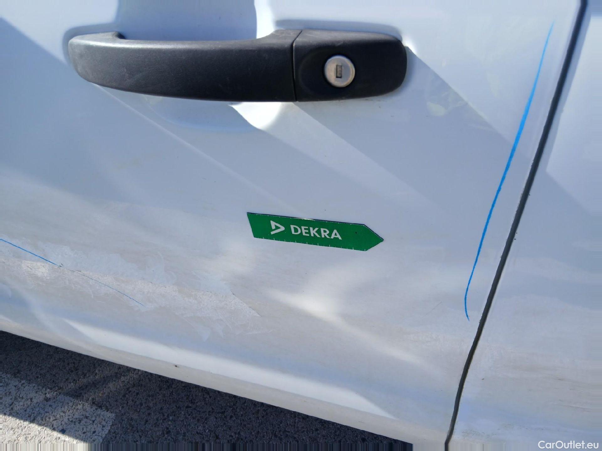  Ford  Ranger FORD  VU 4p 6G pickup 2.2 TDCi 118kW 4x4 Doble Cab. XL S/S #18