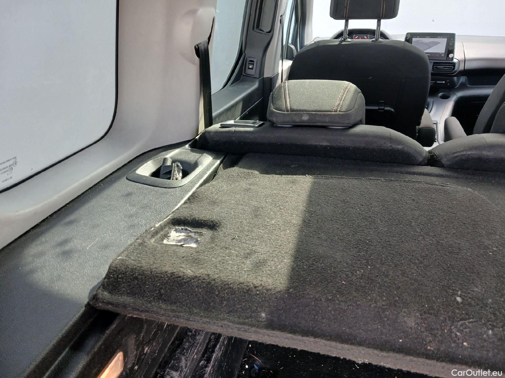  Peugeot  RIFTER PEUGEOT  / 2018 / 5P / monovolumen compacto GT Line Standard BlueHDi 96kW #32