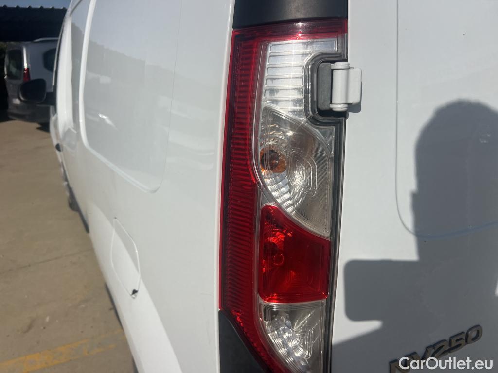  Nissan  NV200 NISSAN NV250 / 2019 / 4P / furgón 2pl 1.5dCi 70 kW (95CV) L2H1 ÓPTIMA #29
