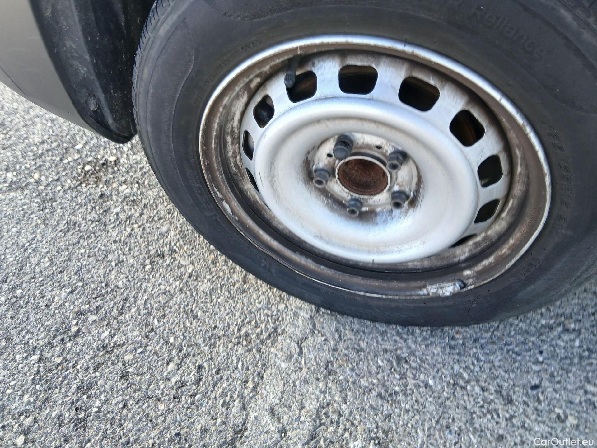  Opel  Combo OPEL  / 2018 / 3P / furgón derivado de turismo 1.5 TD 75kW (100CV) Express L H1 650kg #34