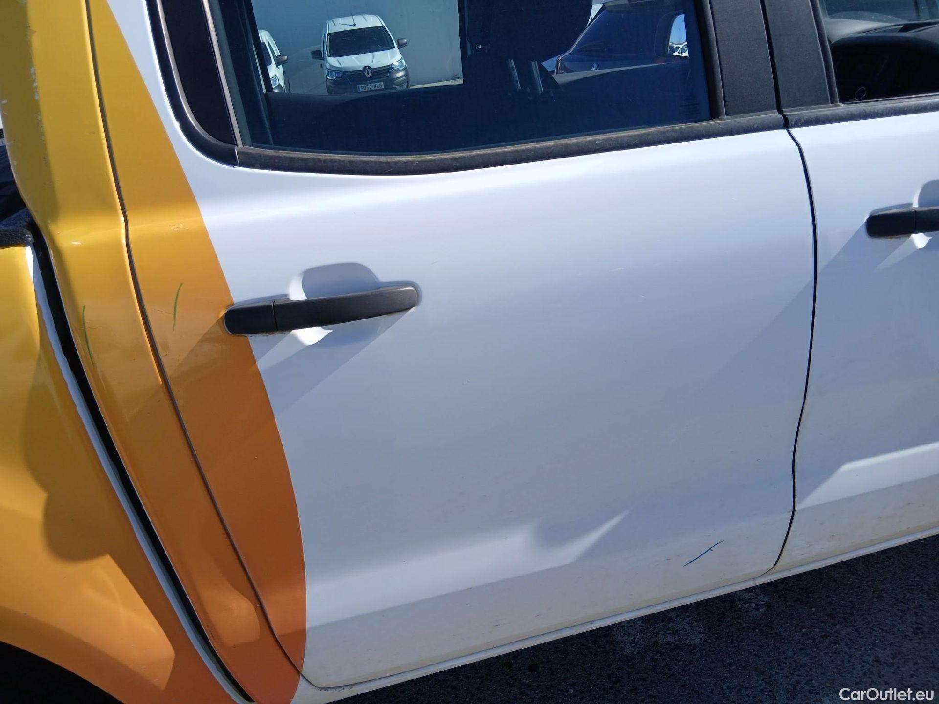  Ford  Ranger FORD  VU 4p 6G pickup 2.2 TDCi 118kW 4x4 Doble Cab. XL S/S #40