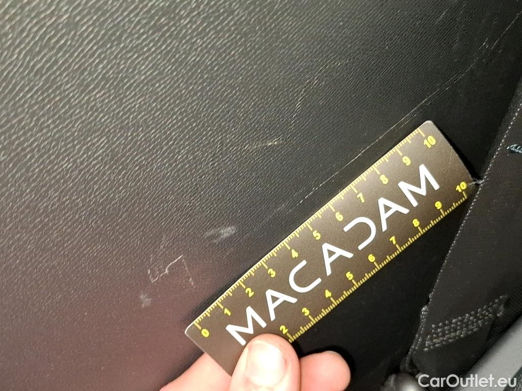  Peugeot  3008 PEUGEOT  / 2020 / 5P / SUV PureTech 180 S&S EAT8 GT Pack #17