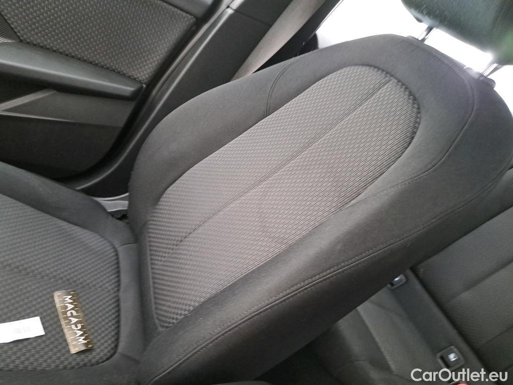  Bmw  Serie 1 BMW Série 1 / 2019 / 5P / Berline 116d DKG7 Business Design #11