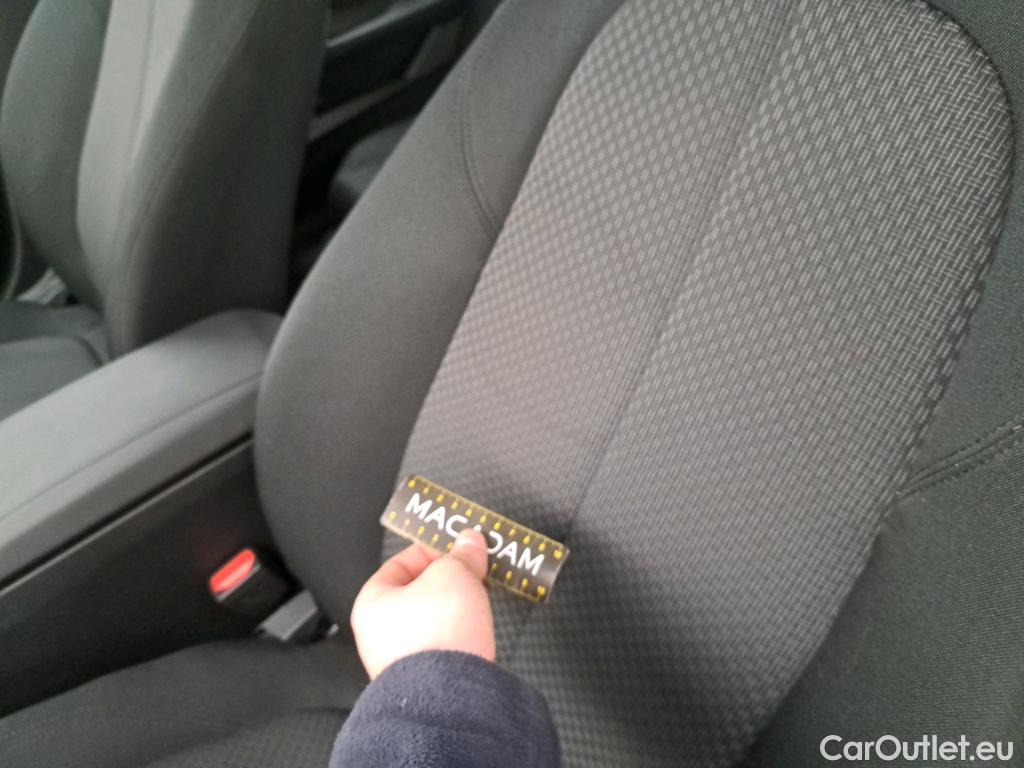  Bmw  Serie 1 BMW Série 1 / 2019 / 5P / Berline 116d DKG7 Business Design #13