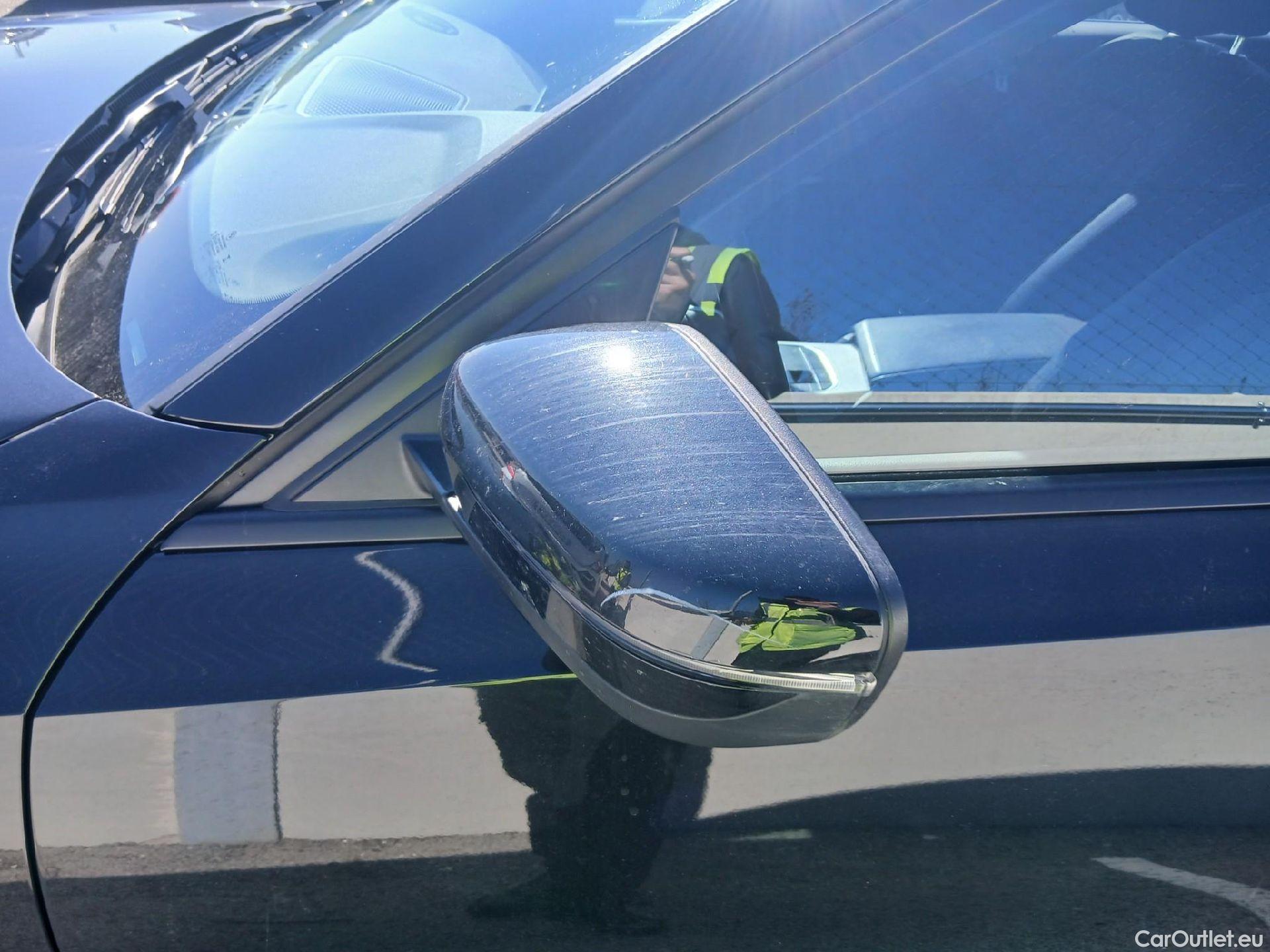  Bmw  Serie 3 BMW  / 2018 / 4P / sedán 318d Auto. #8