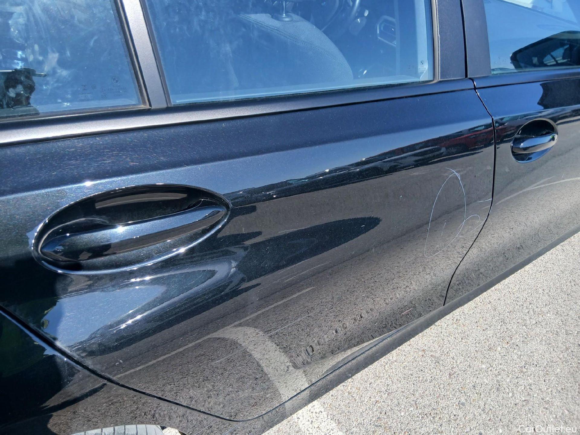  Bmw  Serie 3 BMW  / 2018 / 4P / sedán 318d Auto. #14