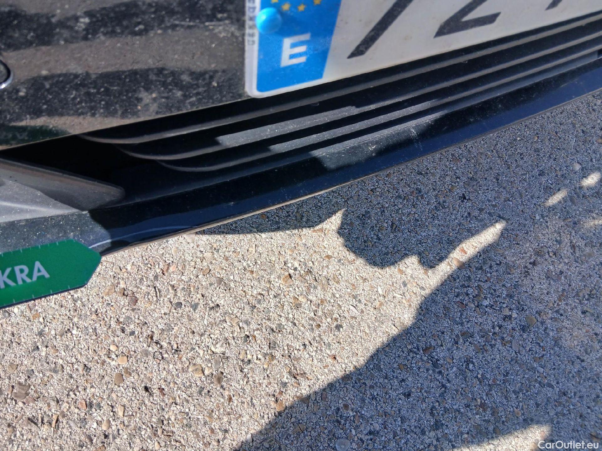  Bmw  Serie 3 BMW  / 2018 / 4P / sedán 318d Auto. #5