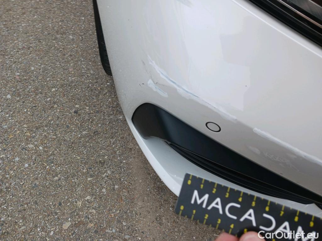  Bmw  Serie 1 BMW  / 2019 / 5P / berlina con portón 118i #25