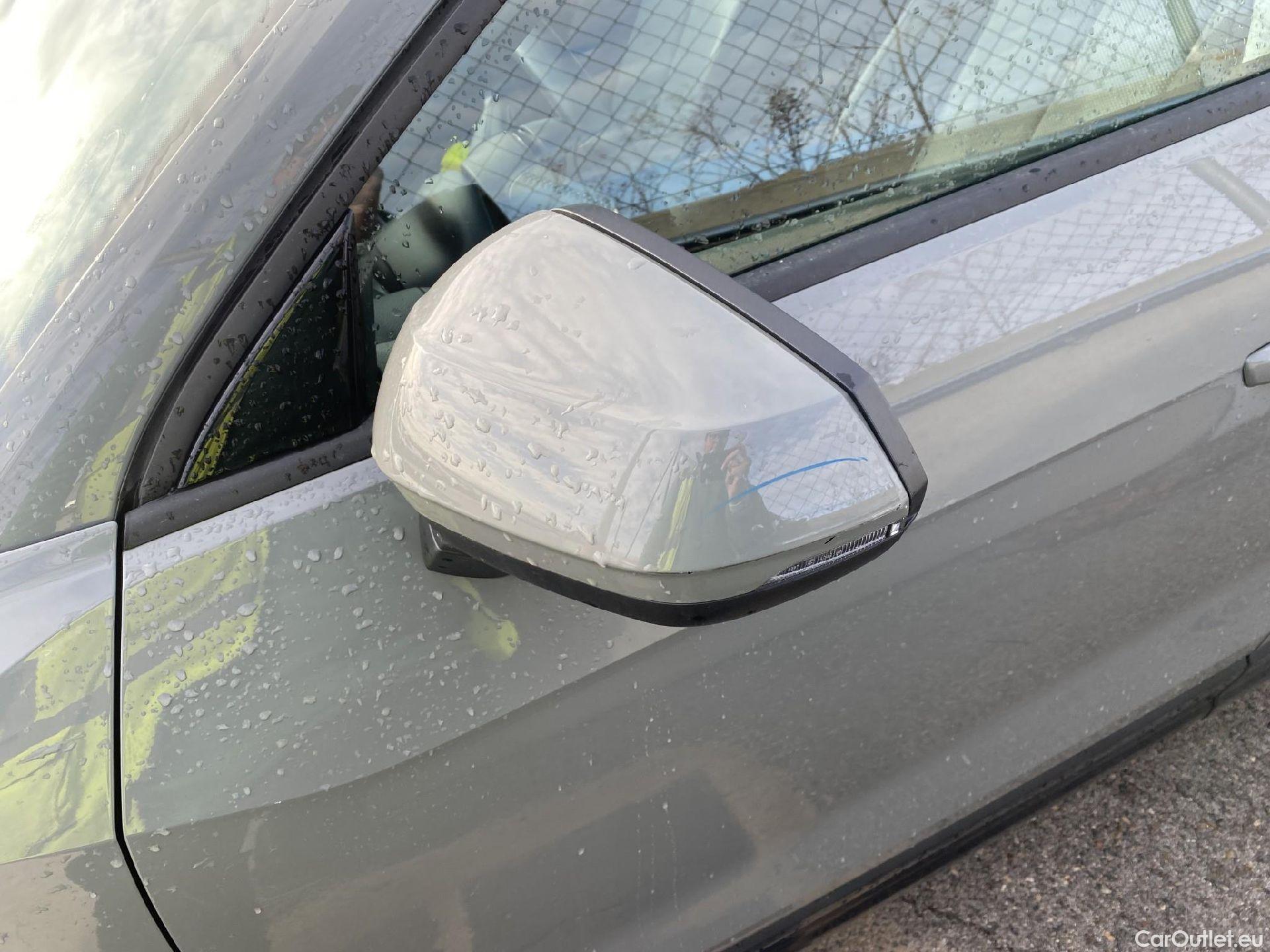  Audi  Q2 AUDI  / 2016 / 5P / todoterreno Design 30 TFSI 85kW (116CV) #8