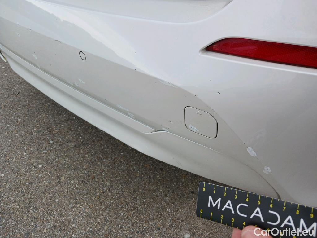  Bmw  Serie 1 BMW  / 2019 / 5P / berlina con portón 118i #18