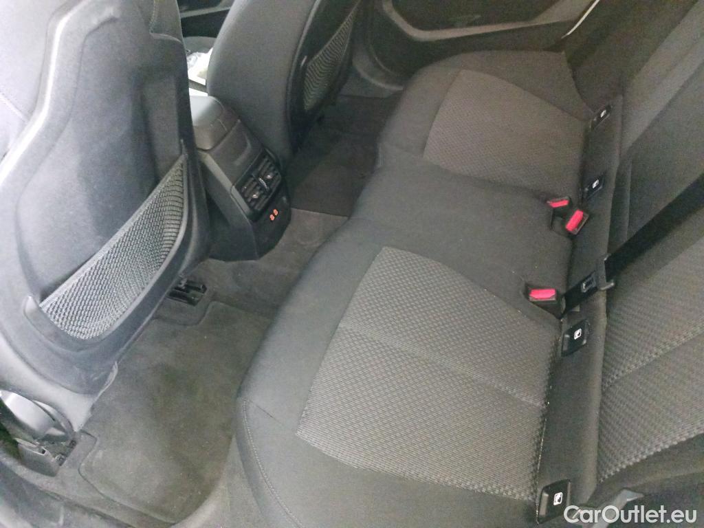  Bmw  Serie 1 BMW  / 2019 / 5P / berlina con portón 118i #5