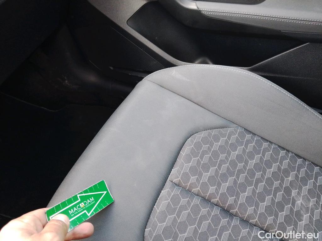  Audi  A1 Sportback AUDI A1 / 2018 / 5P / berlina con portón Sportback Adrenalin 30 TFSI 81kW S tron(SP) #3