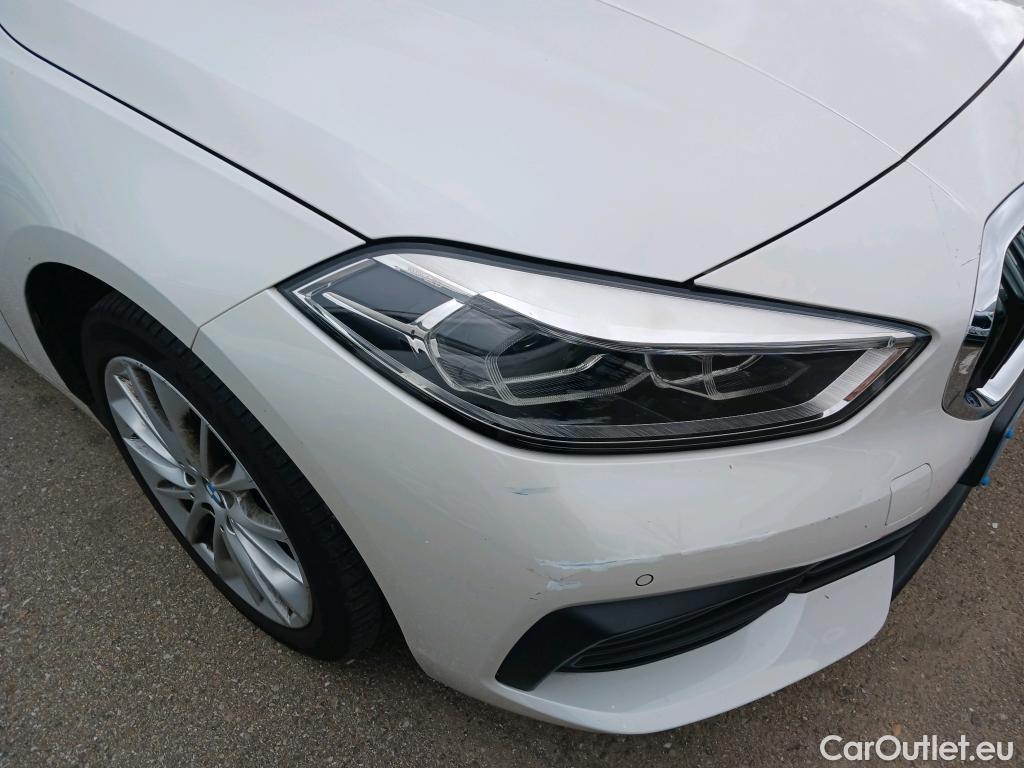  Bmw  Serie 1 BMW  / 2019 / 5P / berlina con portón 118i #19