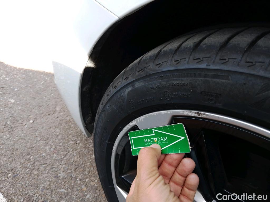  Audi  A1 Sportback AUDI A1 / 2018 / 5P / berlina con portón Sportback Adrenalin 30 TFSI 81kW S tron(SP) #7