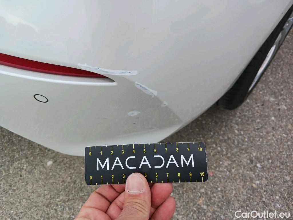  Bmw  Serie 1 BMW  / 2019 / 5P / berlina con portón 118i #17