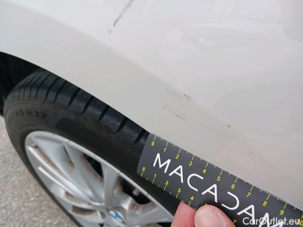  Bmw  Serie 1 BMW  / 2019 / 5P / berlina con portón 118i #4