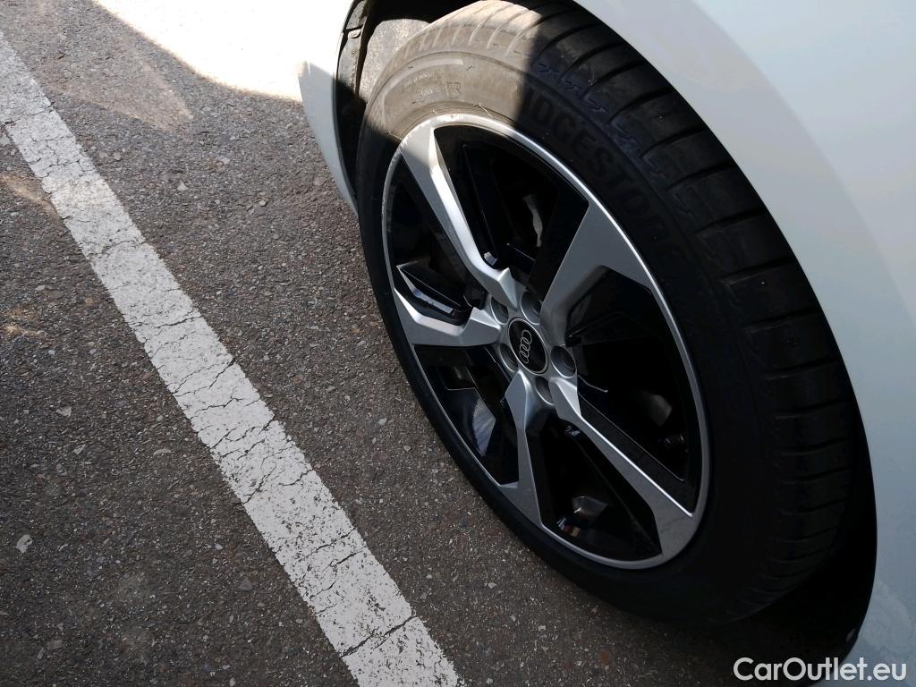  Audi  A1 Sportback AUDI A1 / 2018 / 5P / berlina con portón Sportback Adrenalin 30 TFSI 81kW S tron(SP) #6