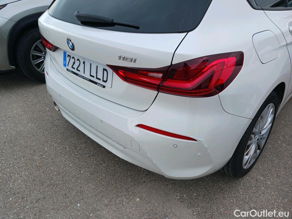  Bmw  Serie 1 BMW  / 2019 / 5P / berlina con portón 118i #16