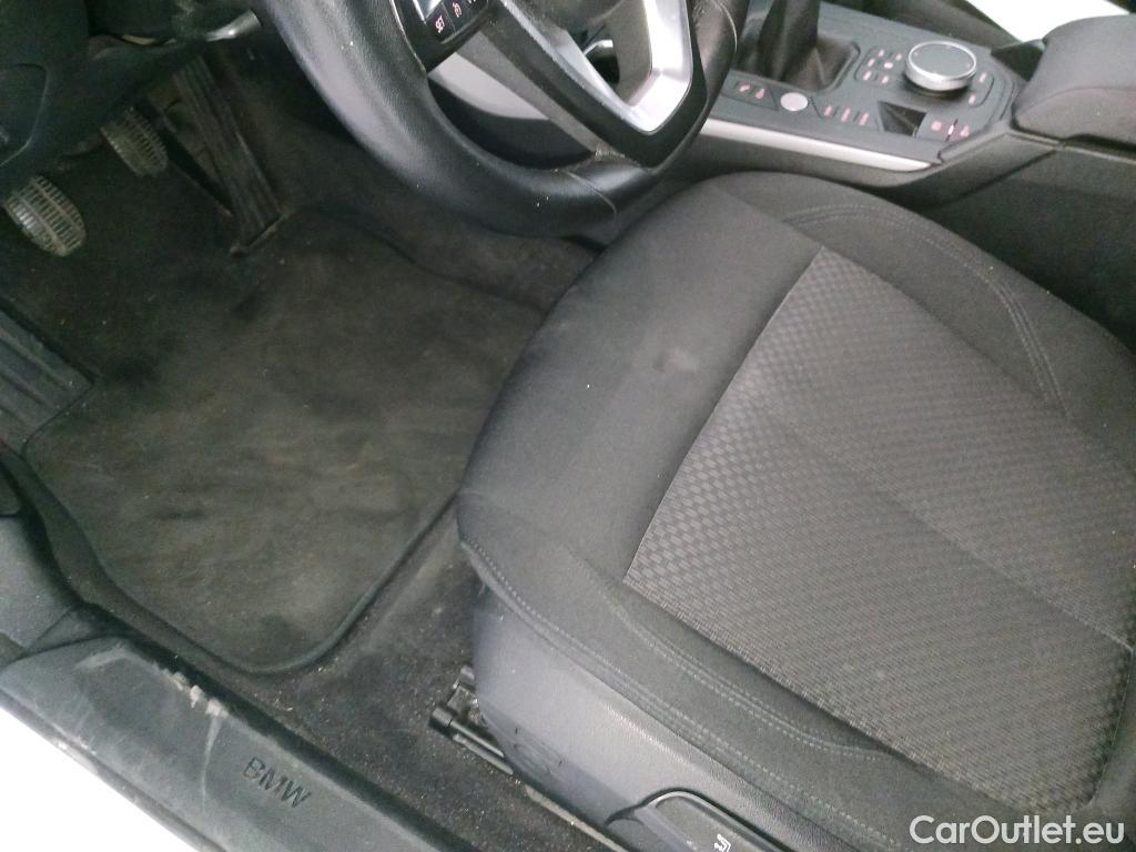  Bmw  Serie 1 BMW  / 2019 / 5P / berlina con portón 118i #7