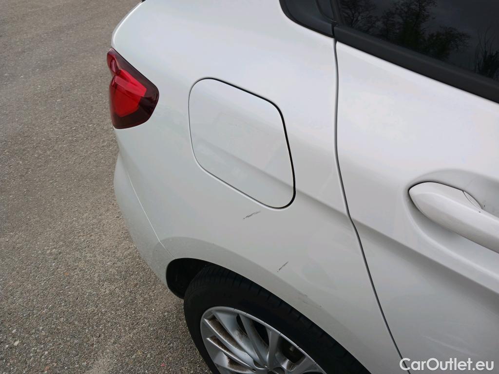  Bmw  Serie 1 BMW  / 2019 / 5P / berlina con portón 118i #3