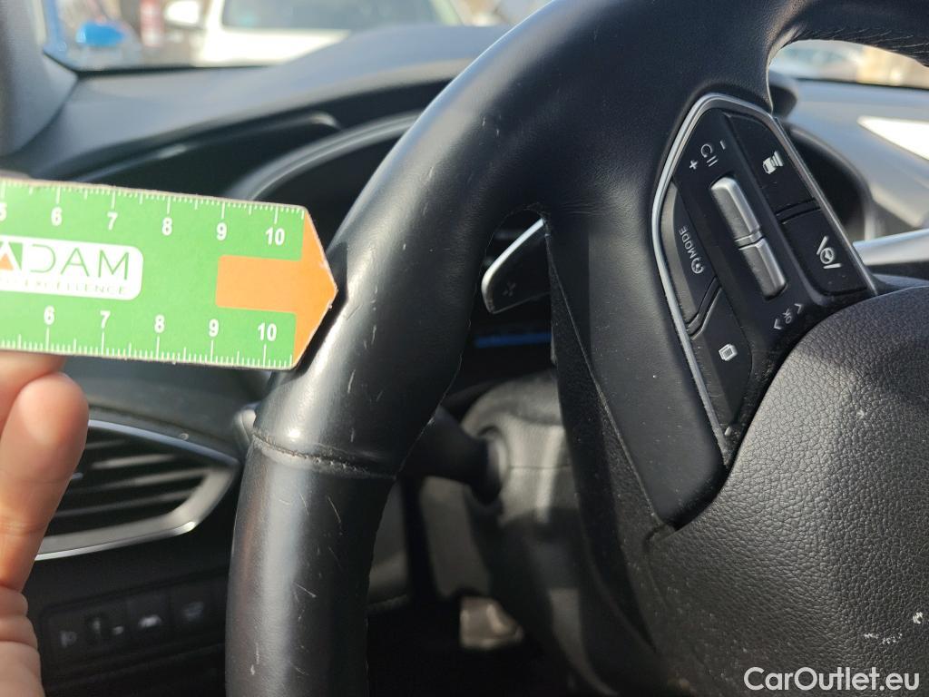  Hyundai  Santa Fe HYUNDAI  / 2021 / 5P / todoterreno 2.2 CRDi Tecno DCT 4x2 #29