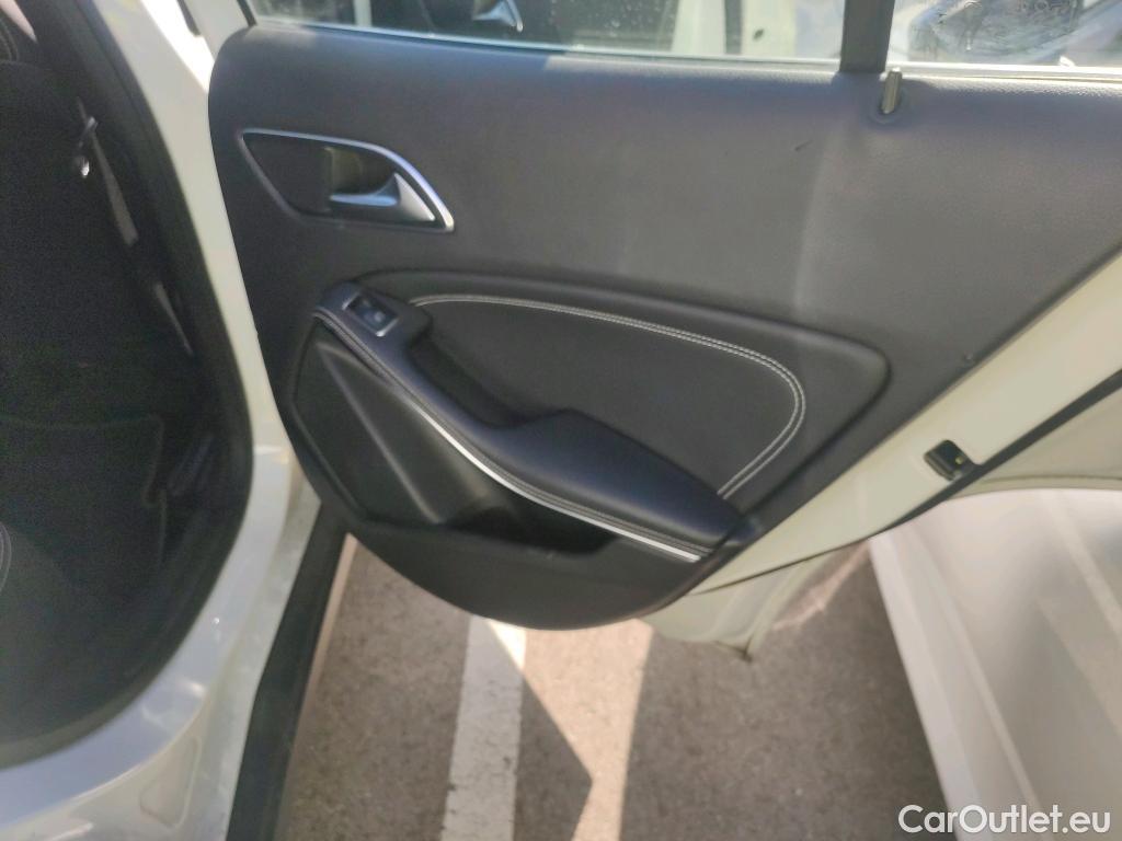 Mercedes  GLA MERCEDES-BENZ Clase  / 2017 / 5P / todoterreno  200 d #11