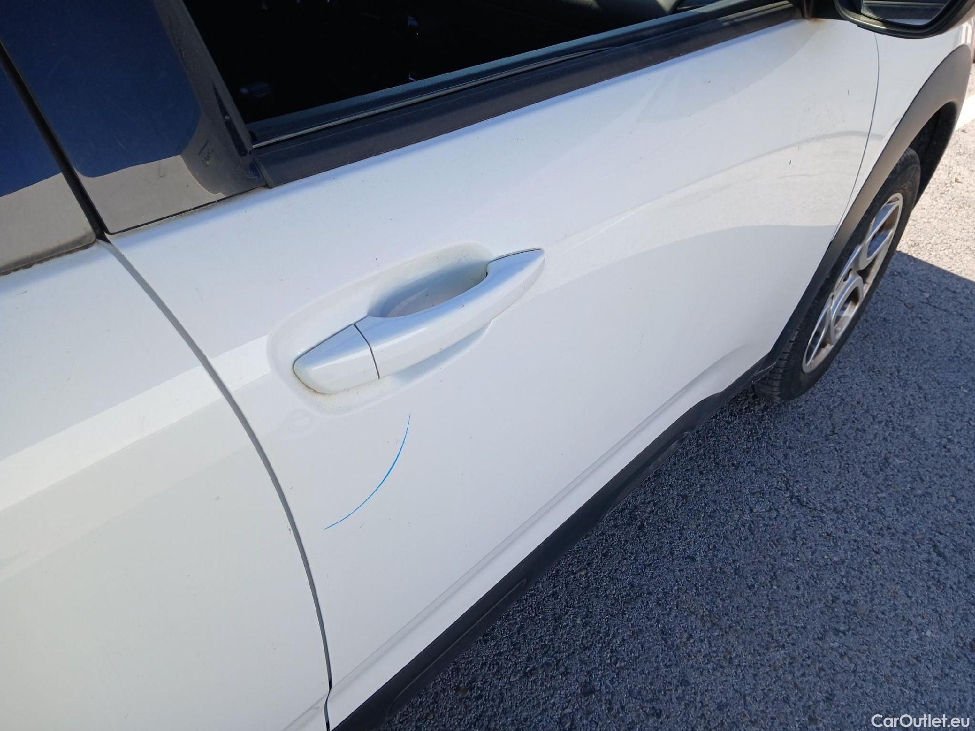  Citroen  C4 Cactus CITROEN  / 2018 / 5P / berlina con portón BlueHDi 73KW (100CV) Feel #26