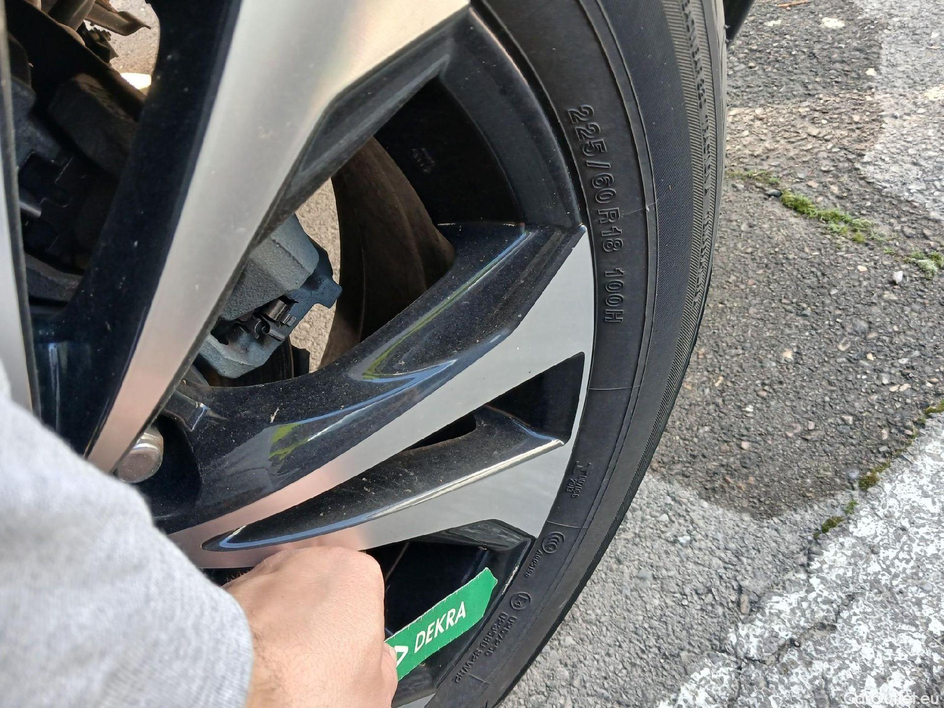  Lexus  NX LEXUS  / 2017 / 5P / todoterreno 2.5 300h Premium Plus 4WD #8