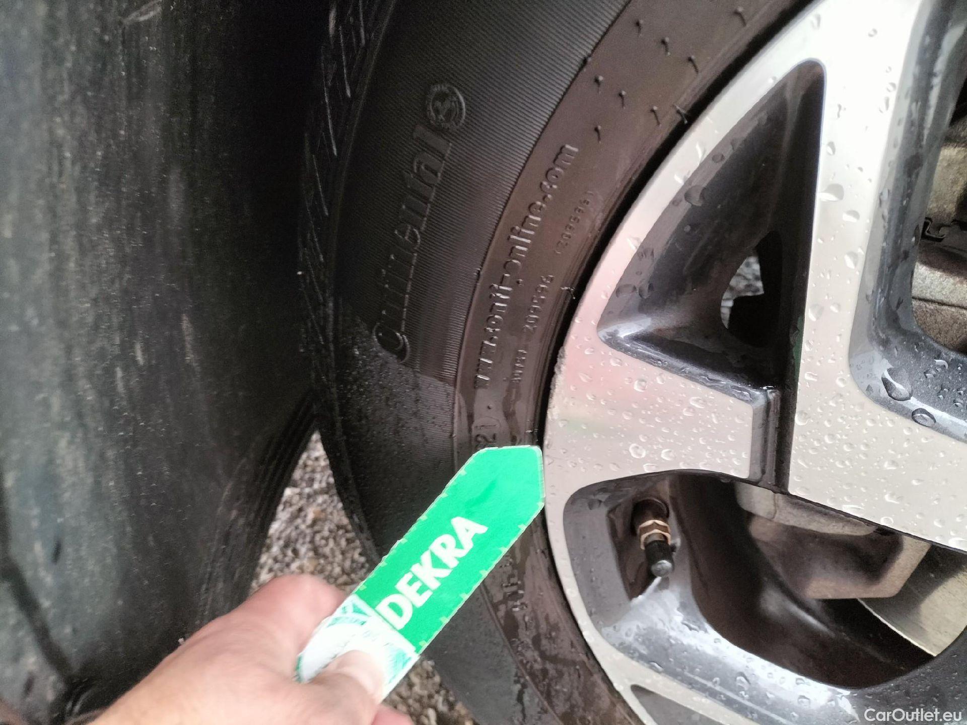  KIA  Sportage KIA  1.6MHEV Drive 100kW(136CV) 4x2(Crist Tintados) #5