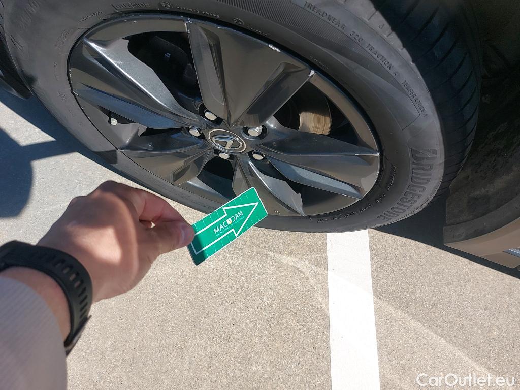  Lexus  UX LEXUS  / 2018 / 5P / todoterreno 2.0 250h Business Navigation (CX) #13