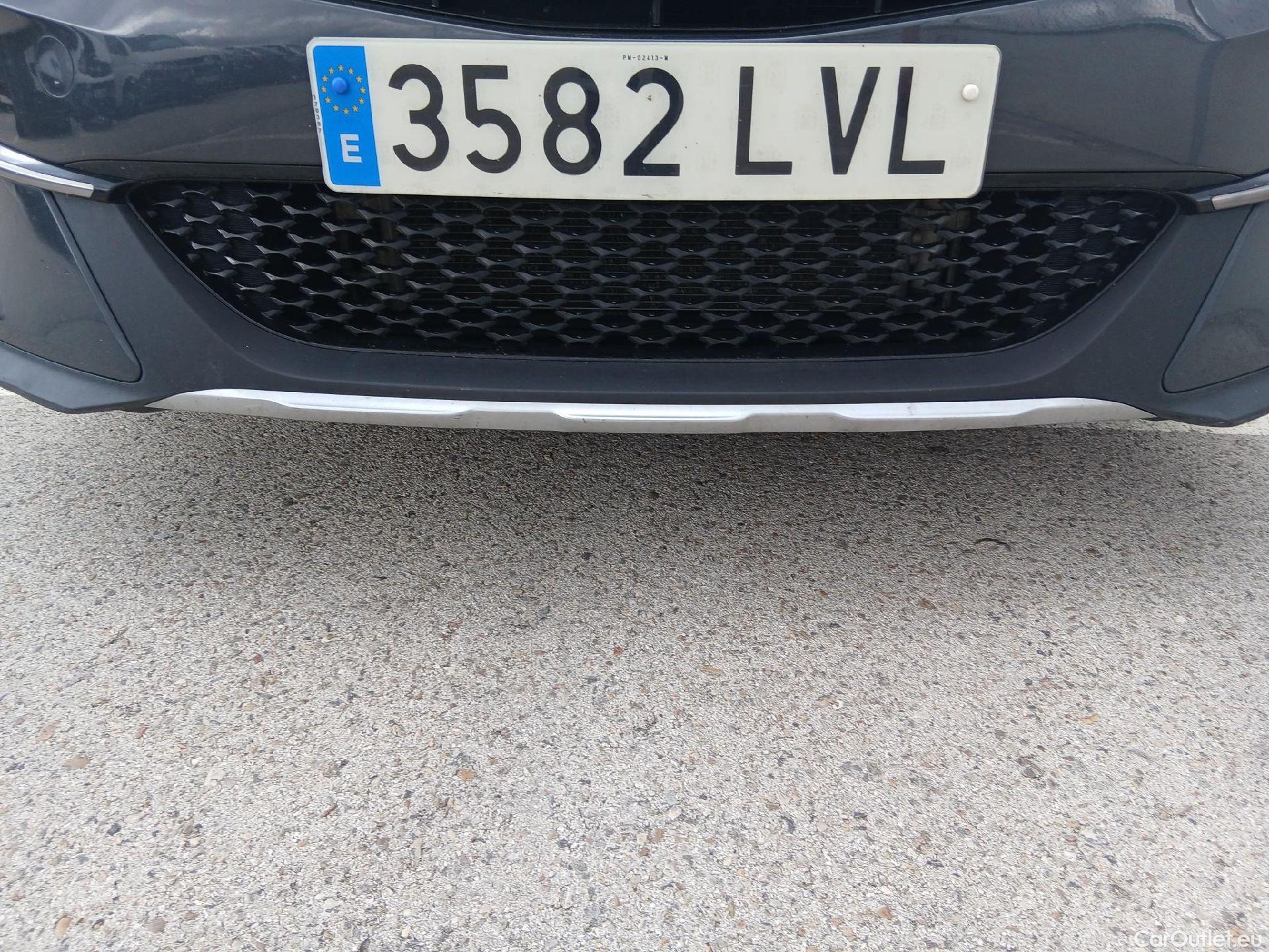  KIA  XCeed KIA  1.6 GDi PHEV 104kW (141CV) eDrive (AC) #12