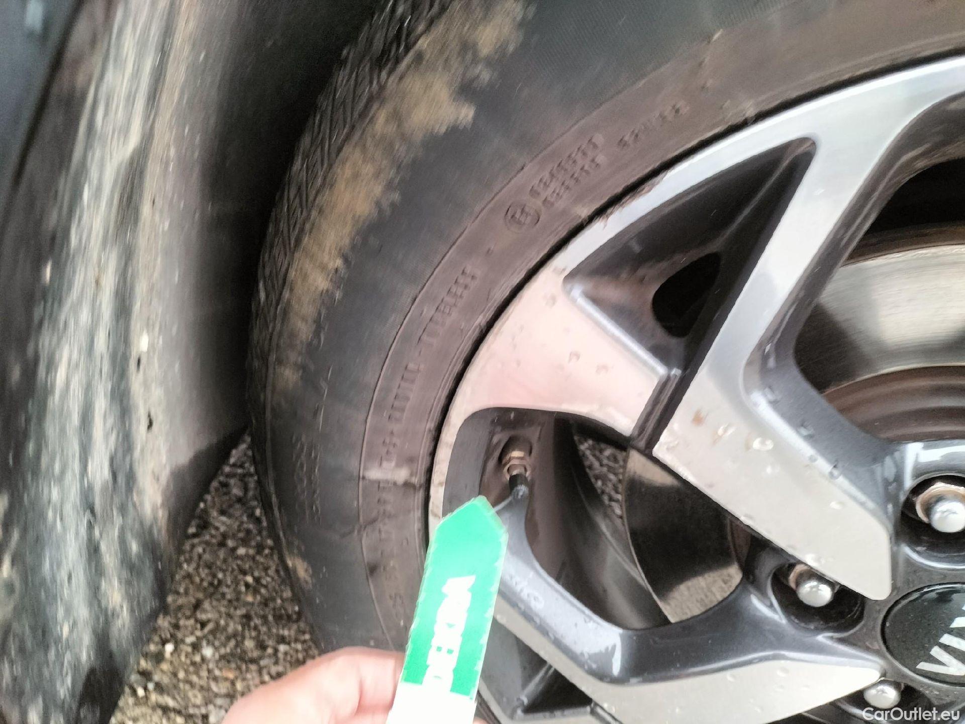  KIA  Sportage KIA  1.6MHEV Drive 100kW(136CV) 4x2(Crist Tintados) #29