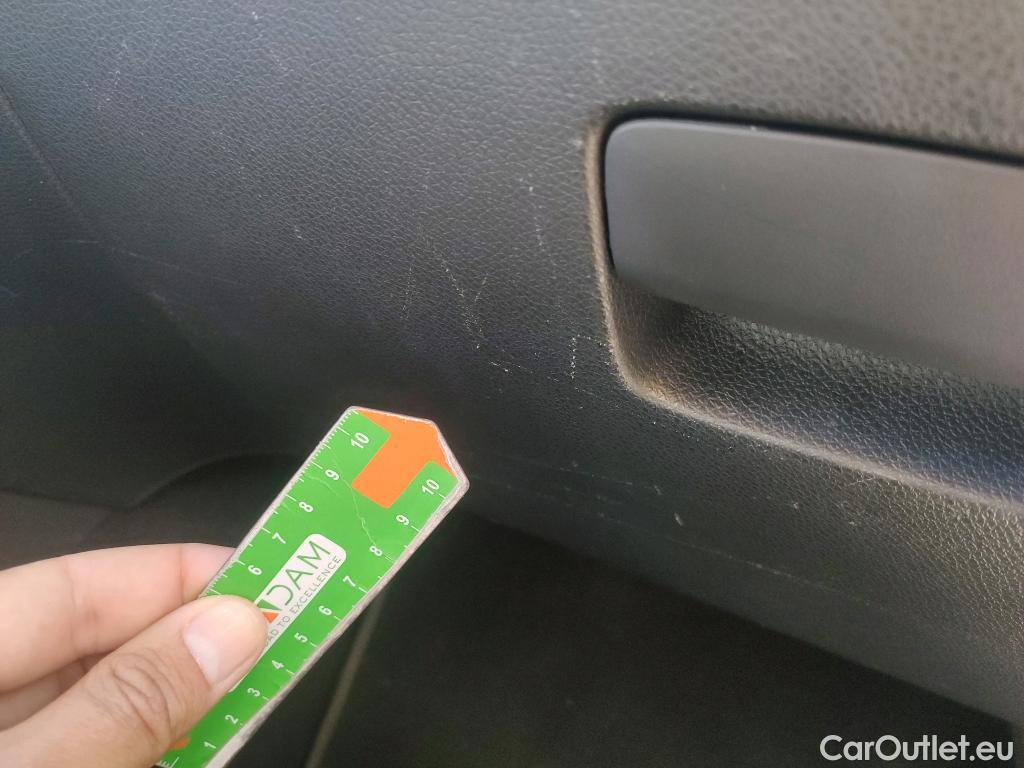  Mercedes  GLA MERCEDES-BENZ Clase  / 2017 / 5P / todoterreno  200 d #14