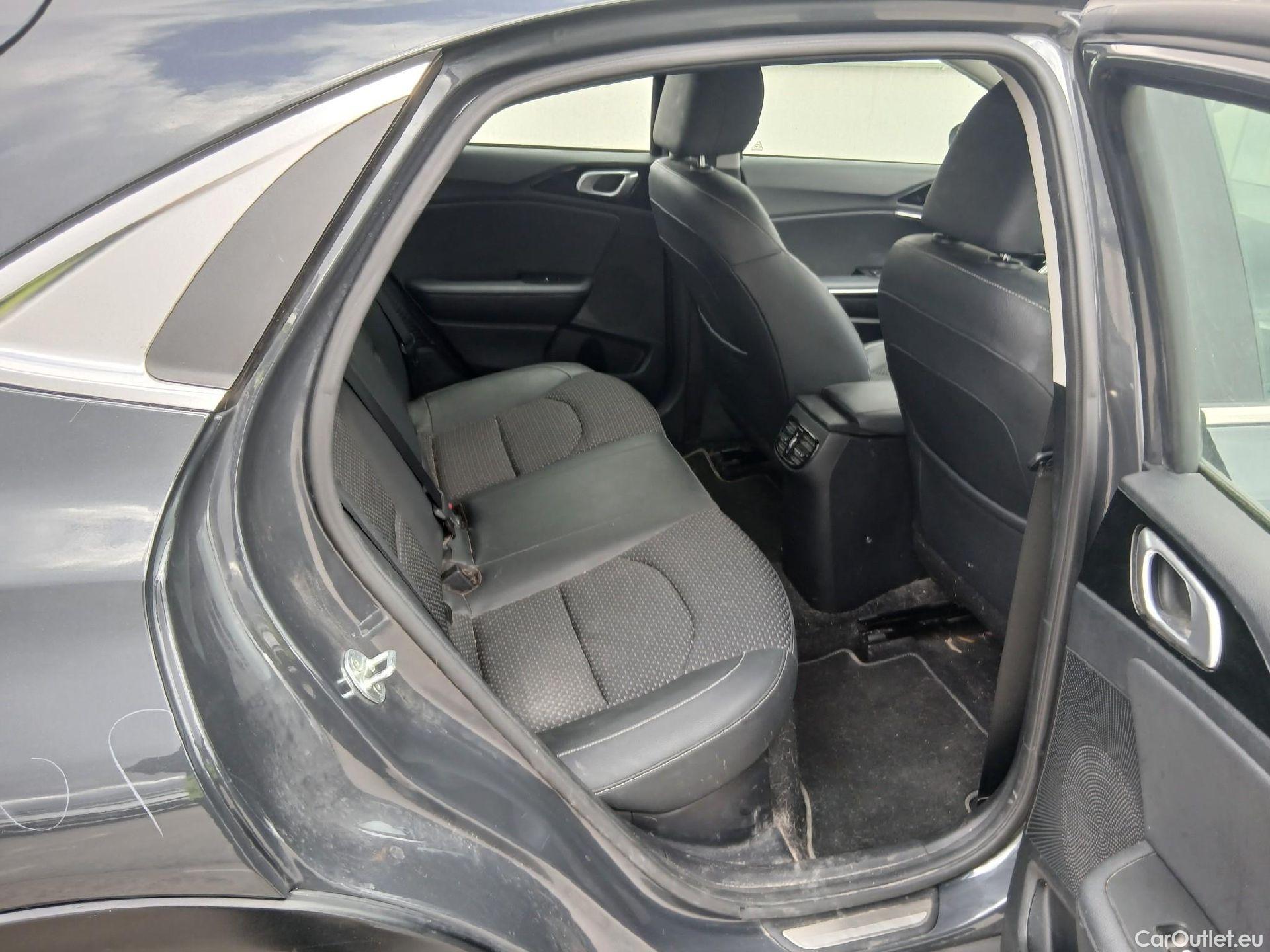  KIA  XCeed KIA  1.6 GDi PHEV 104kW (141CV) eDrive (AC) #44