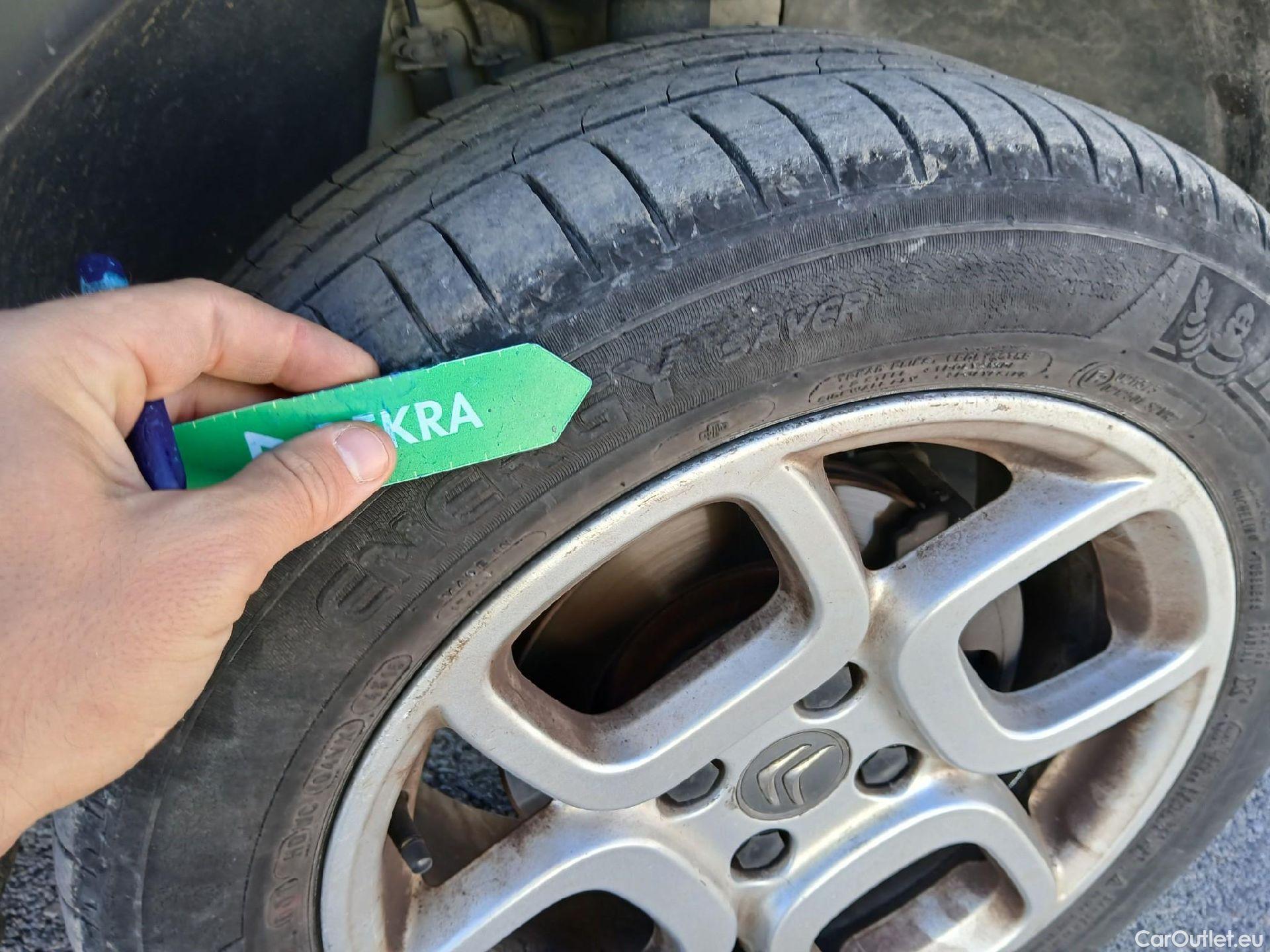  Citroen  C4 Cactus CITROEN  / 2018 / 5P / berlina con portón BlueHDi 73KW (100CV) Feel #30