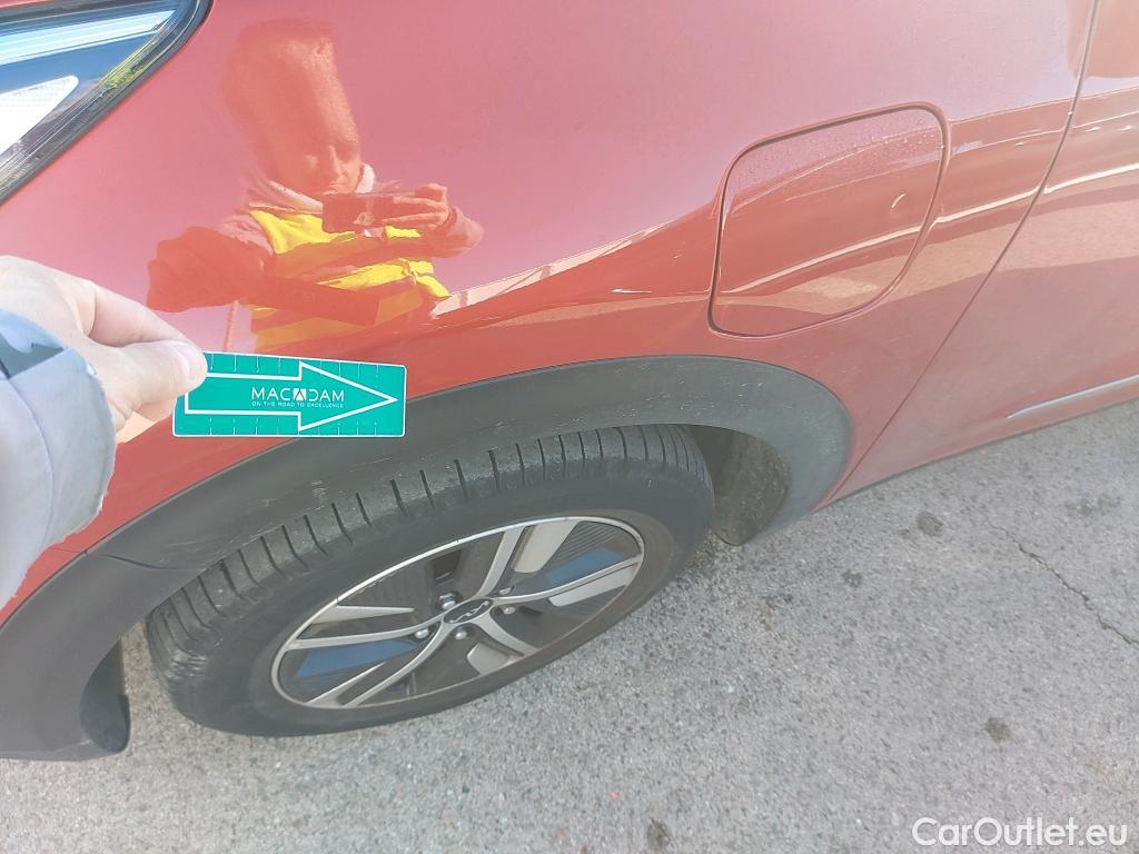  KIA  Niro KIA  / 2019 / 5P / crossover 1.6 GDi PHEV 104kW (141CV) Drive #17