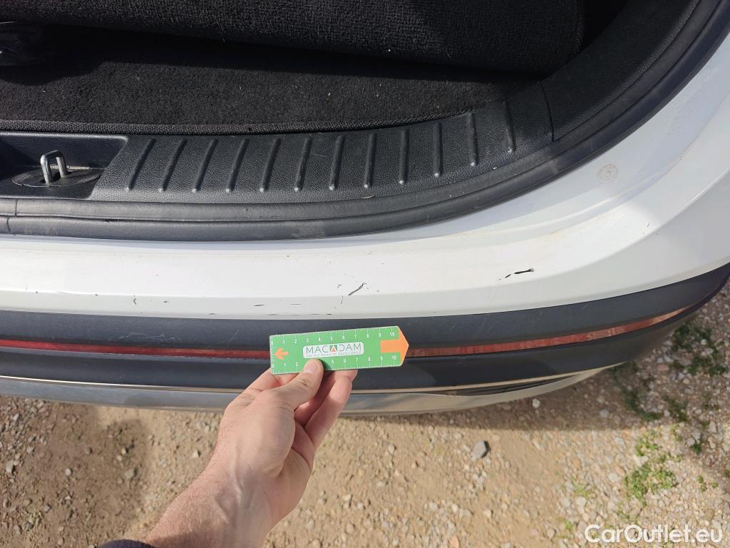  Hyundai  Santa Fe HYUNDAI  / 2021 / 5P / todoterreno 2.2 CRDi Tecno DCT 4x2 #32