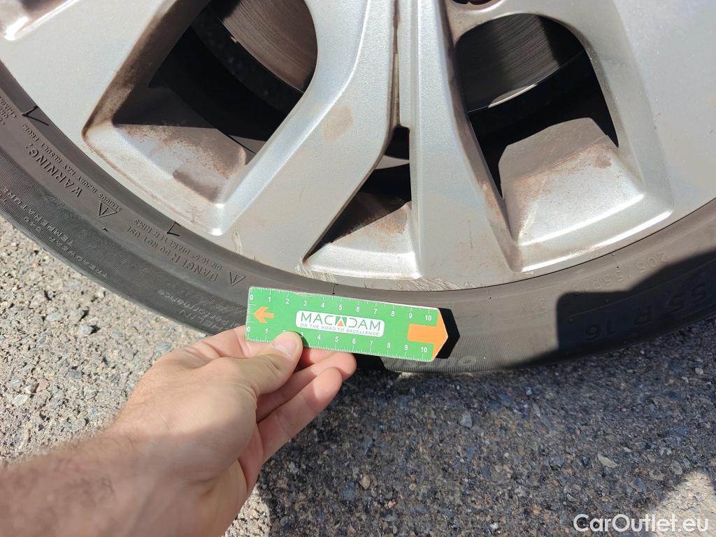  Renault  Megane RENAULT Mégane / 2015 / 5P / berlina con portón Limited Blue dCi 85 kW (115CV) #20