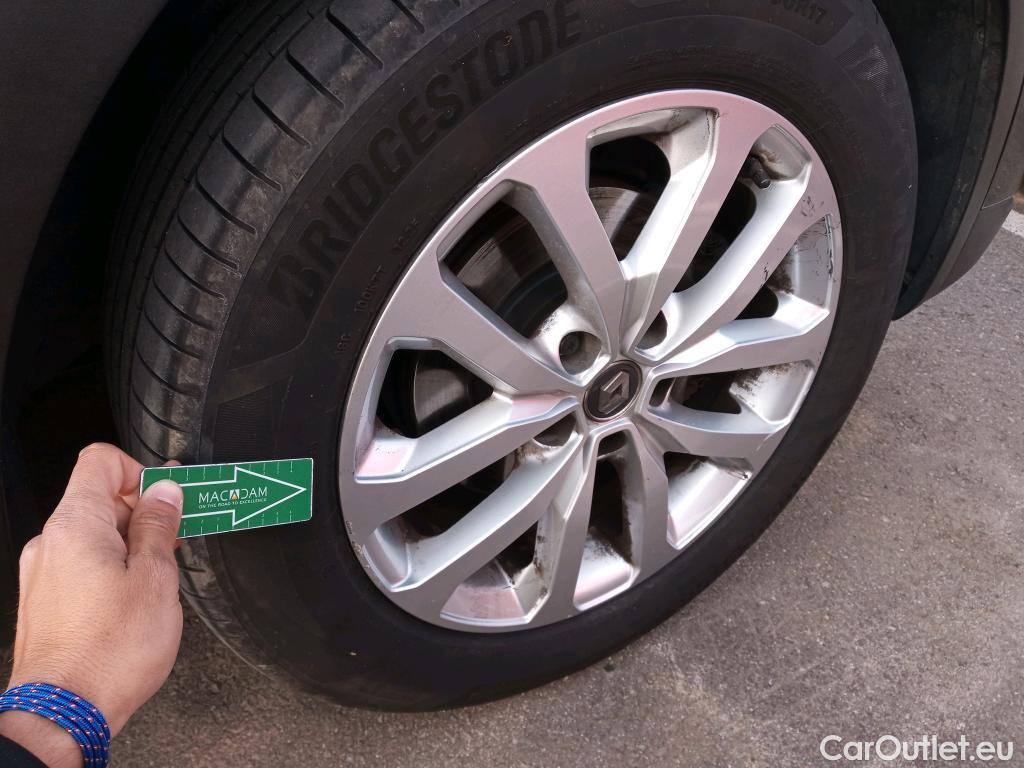  Renault  Kadjar RENAULT  / 2019 / 5P / crossover Intens Blue dCi 85kW (115CV) #27